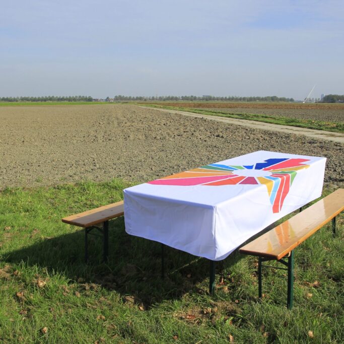 Aan tafel Aan tafel